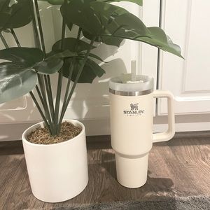 ✨Stanley Adventure Quencher Tumbler 40 Oz - Cream OG !